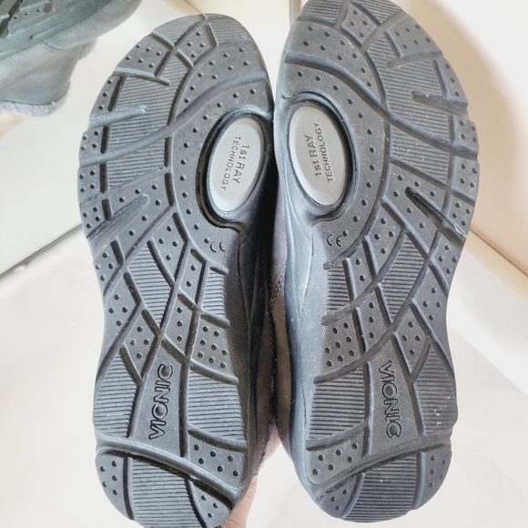 Vionic Arbor Water Resistant Suede Clog Womens Size - Picture 7 of 15